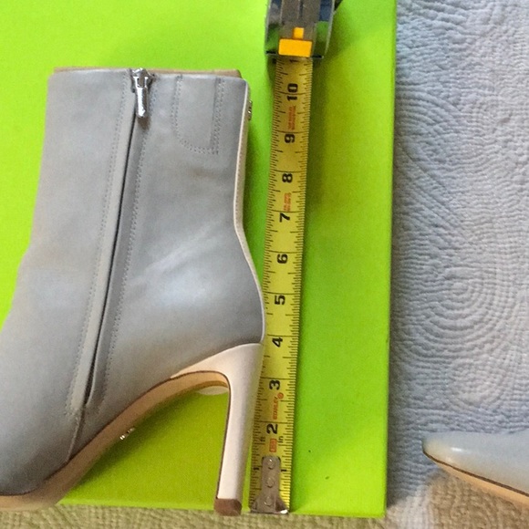 Grey ,cream Sam Edelman boots - Picture 4 of 5